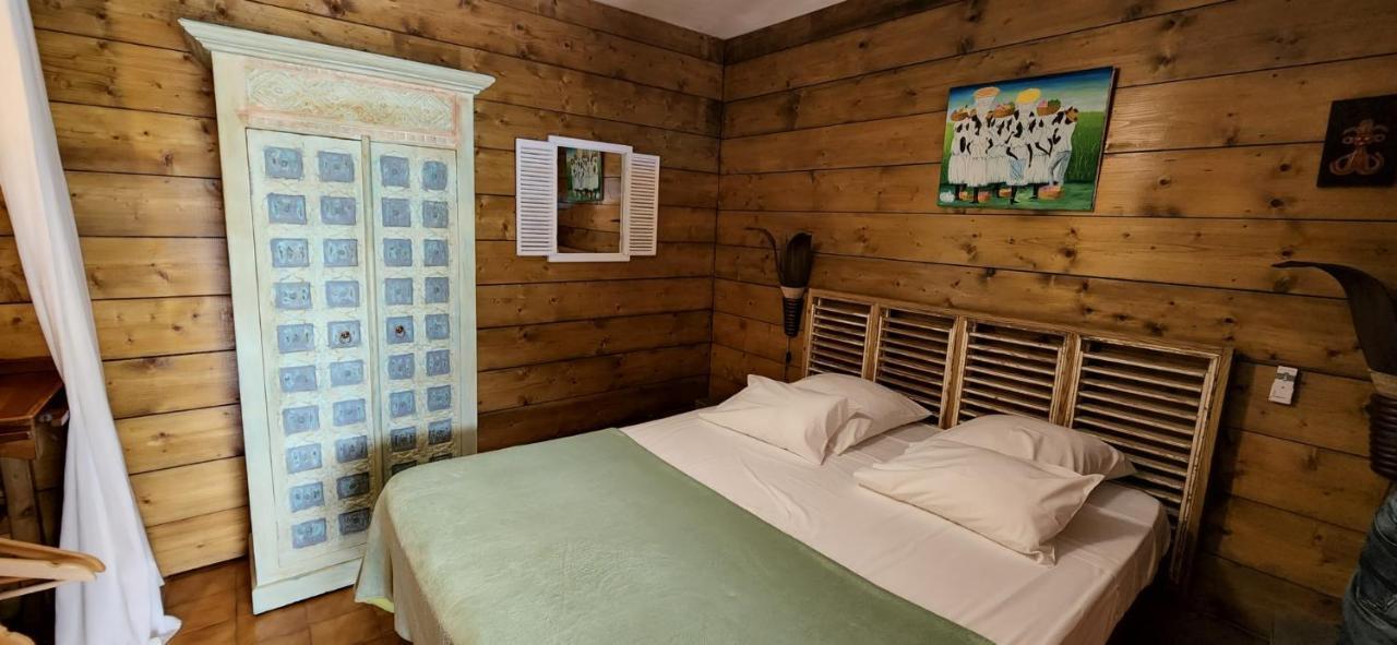 Les Bananes Vertes Ecolodges Saint-Claude Buitenkant foto